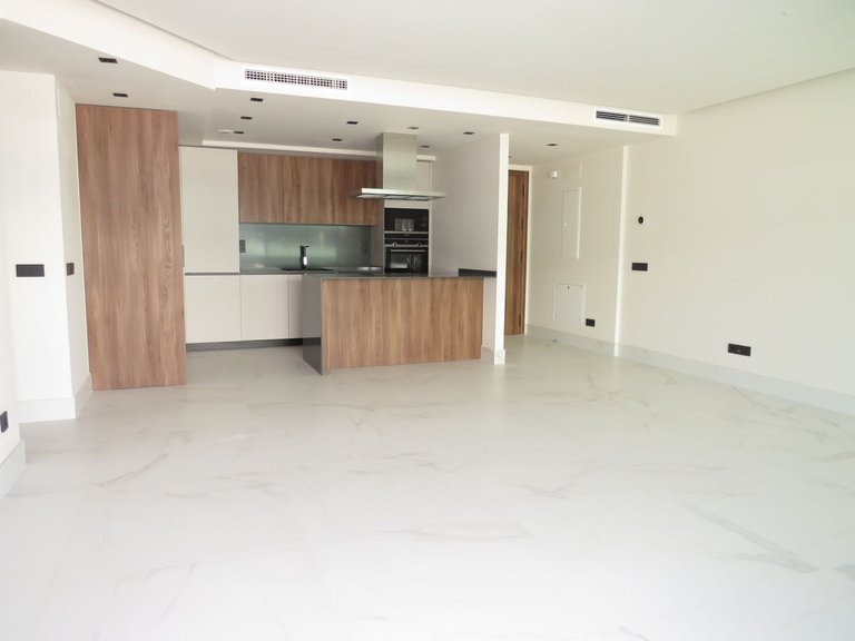 Apartment for Sale in San Pedro De Alcántara, Malaga 38