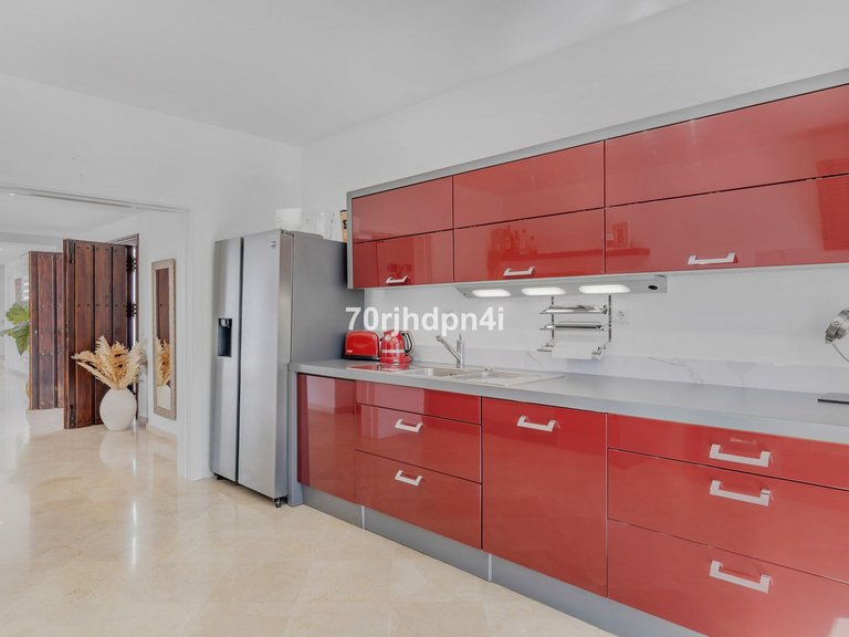 Villa for Sale in Estepona, Malaga 11