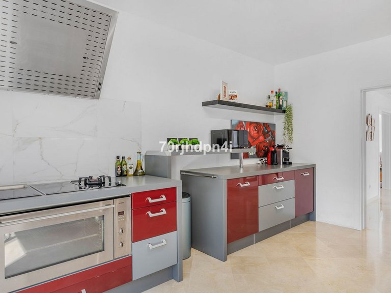 Villa for Sale in Estepona, Malaga 12