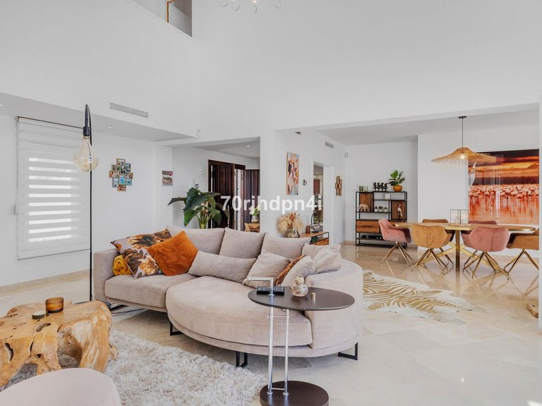 Villa for Sale in Estepona, Malaga 20