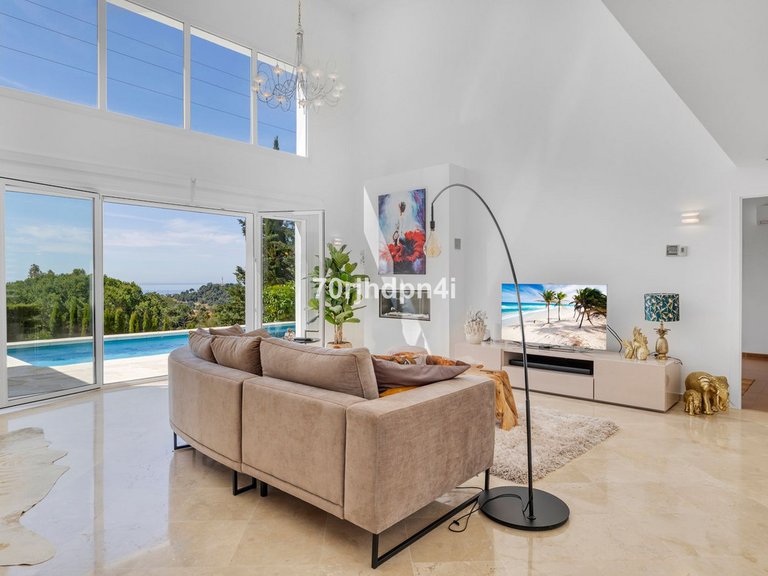 Villa for Sale in Estepona, Malaga 21
