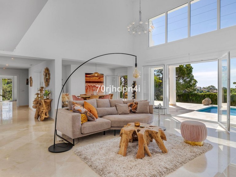 Villa for Sale in Estepona, Malaga 25