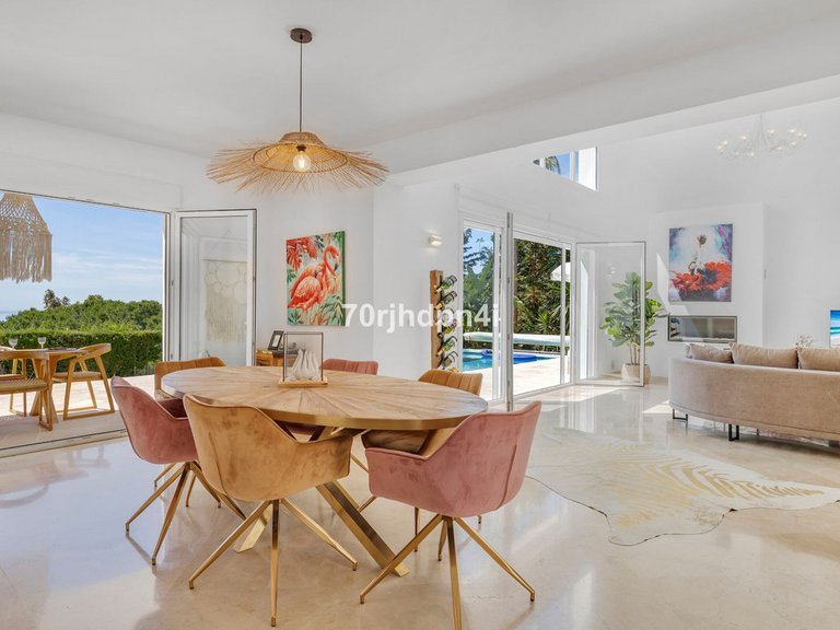 Villa for Sale in Estepona, Malaga 27