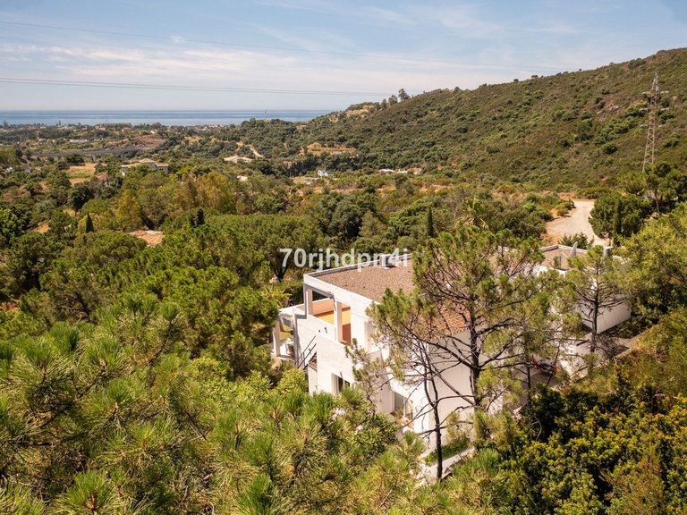 Villa for Sale in Estepona, Malaga 3