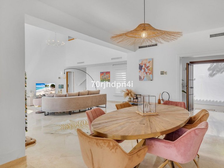 Villa for Sale in Estepona, Malaga 35