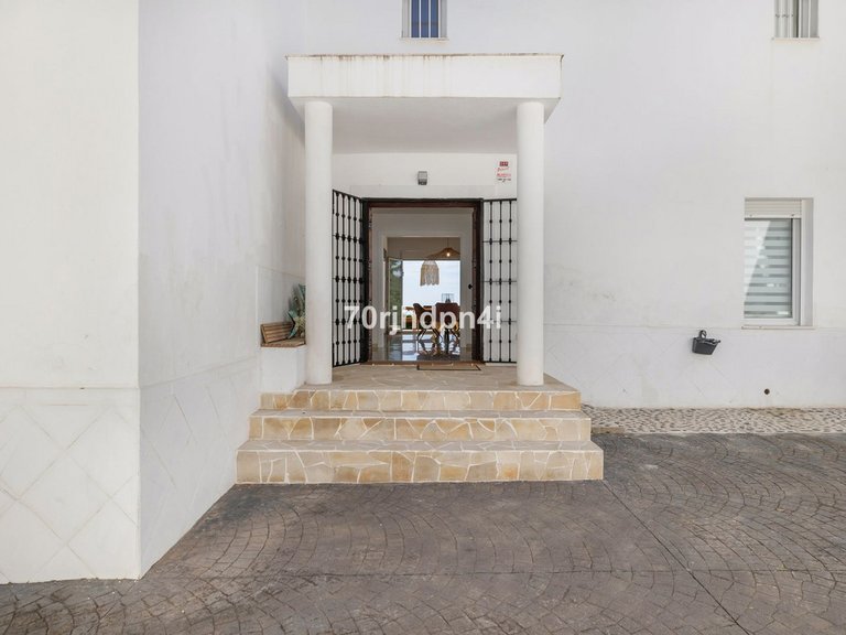 Villa for Sale in Estepona, Malaga 38
