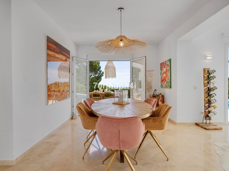 Villa for Sale in Estepona, Malaga 42