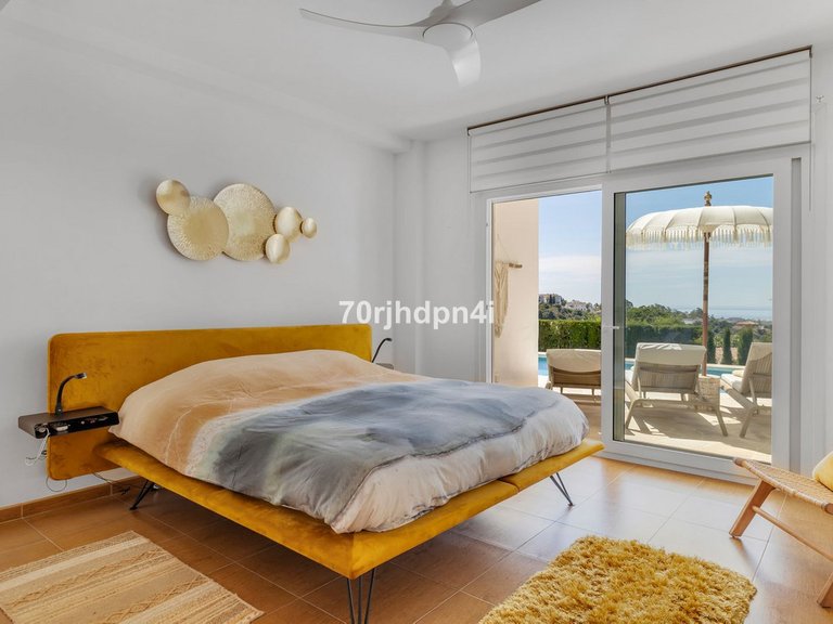 Villa for Sale in Estepona, Malaga 57