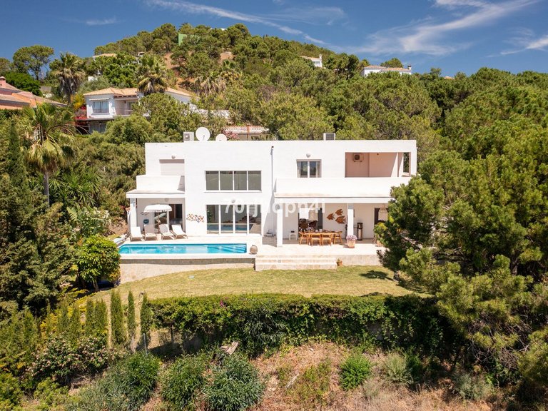 Villa for Sale in Estepona, Malaga 7