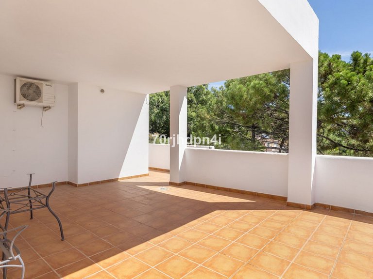 Villa for Sale in Estepona, Malaga 75