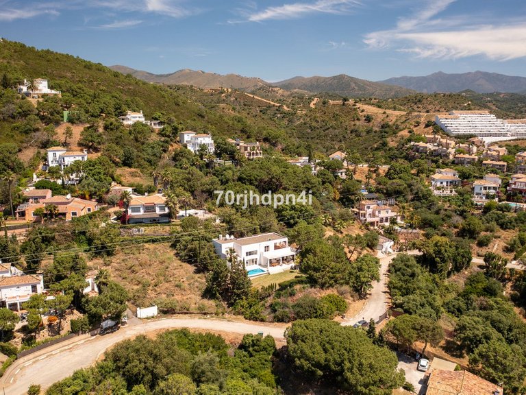 Villa for Sale in Estepona, Malaga 8