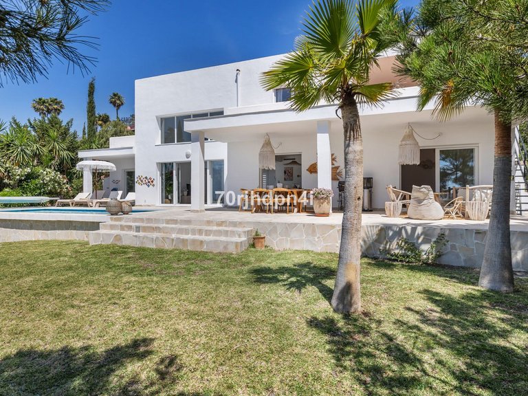 Villa for Sale in Estepona, Malaga 94