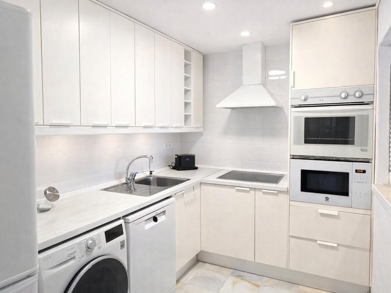 Apartment for Sale in Puerto Banús, Malaga 6