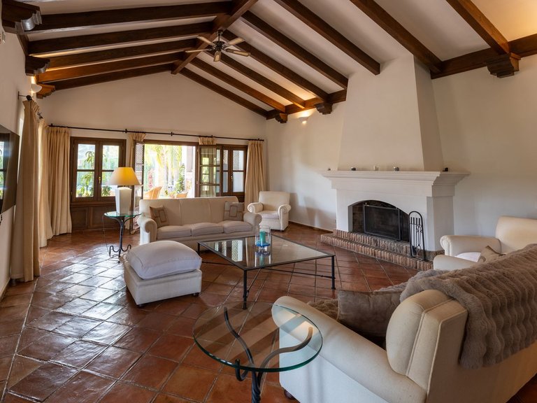 Villa for Sale in Benahavís, Malaga 1