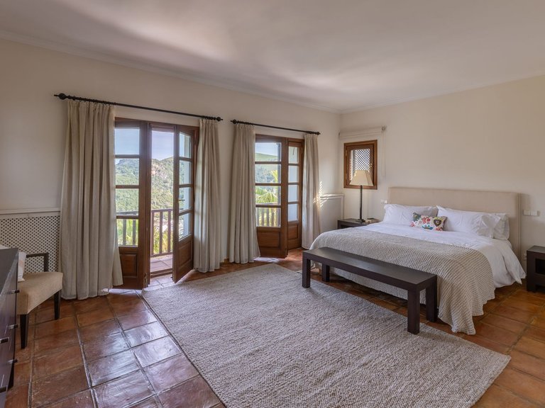 Villa for Sale in Benahavís, Malaga 14