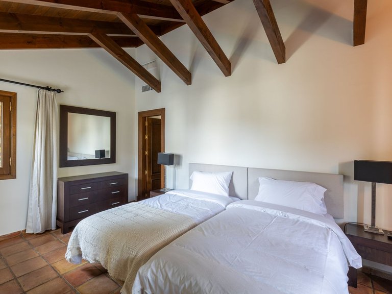 Villa for Sale in Benahavís, Malaga 15