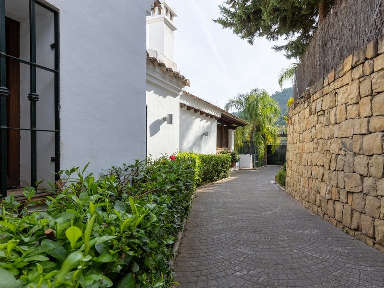 Villa for Sale in Benahavís, Malaga 19