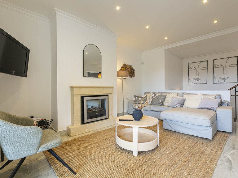 Apartment for Sale in Nueva Andalucía, Malaga 12