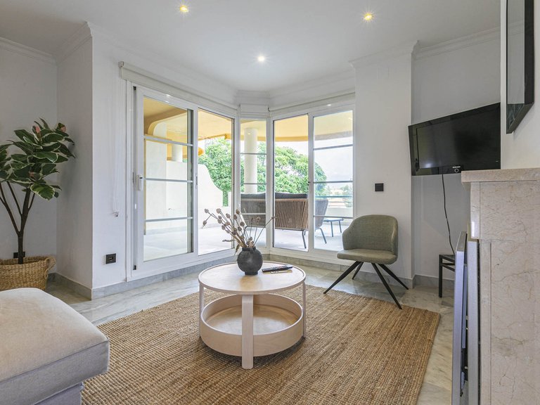 Apartment for Sale in Nueva Andalucía, Malaga 15