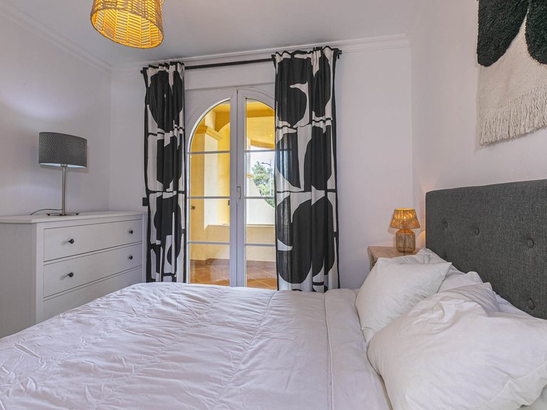 Apartment for Sale in Nueva Andalucía, Malaga 36