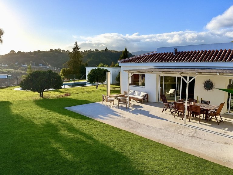 Villa for Sale in Estepona, Malaga 1
