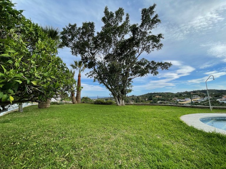 Villa for Sale in Estepona, Malaga 32