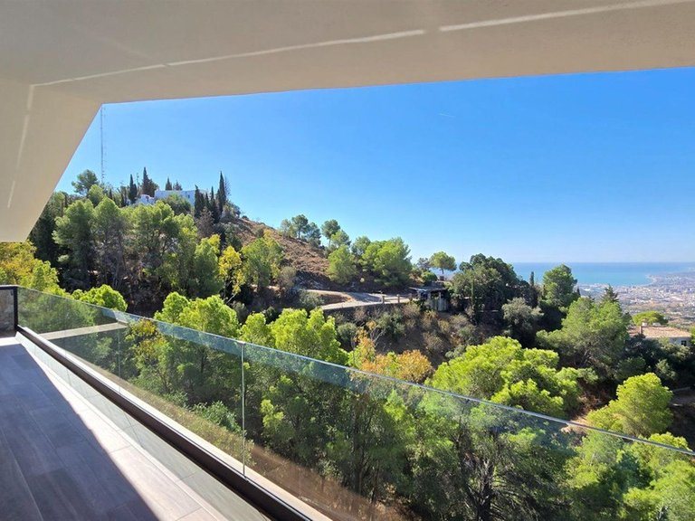 Villa for Sale in Limonar, Malaga 35