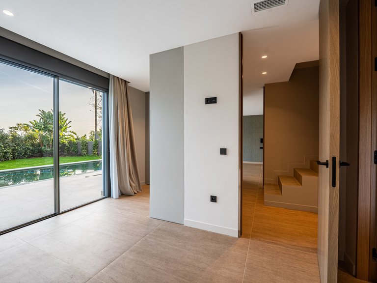 Villa for Sale in El Rosario, Malaga 37