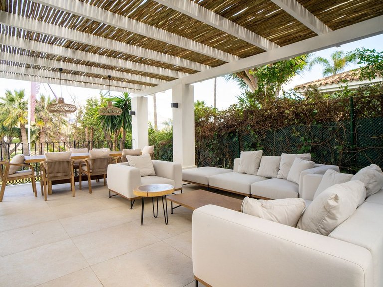 Villa for Sale in Nueva Andalucía, Malaga 2