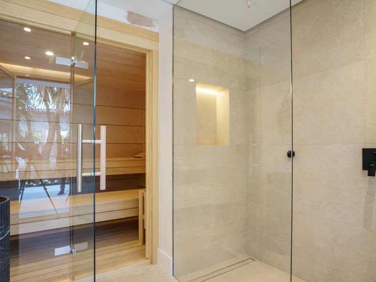 Villa for Sale in Nueva Andalucía, Malaga 9