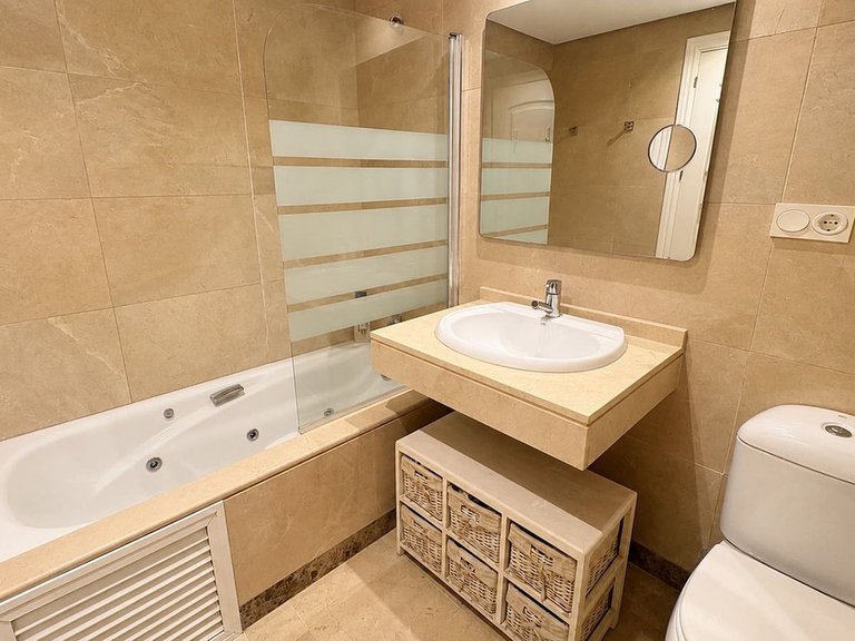 Apartment for Sale in La Duquesa, Malaga 7