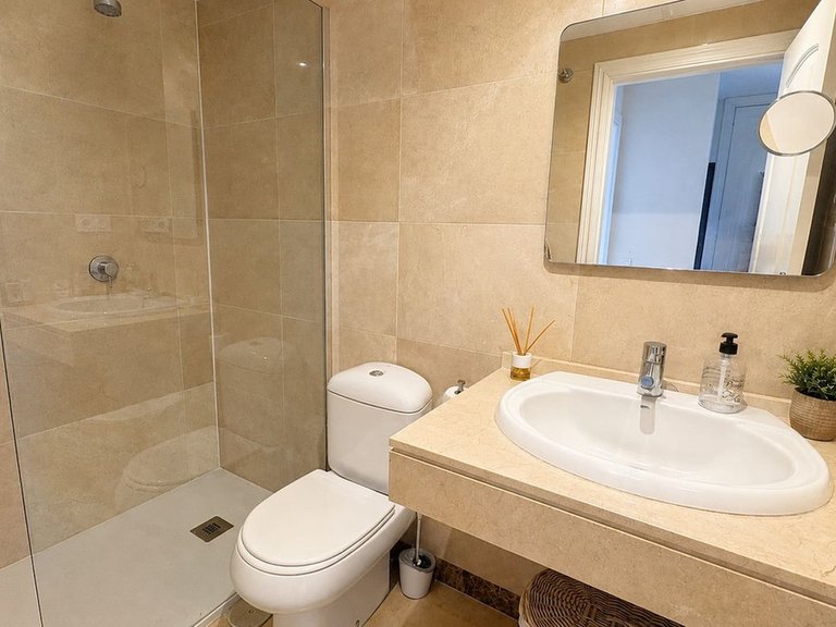 Apartment for Sale in La Duquesa, Malaga 9