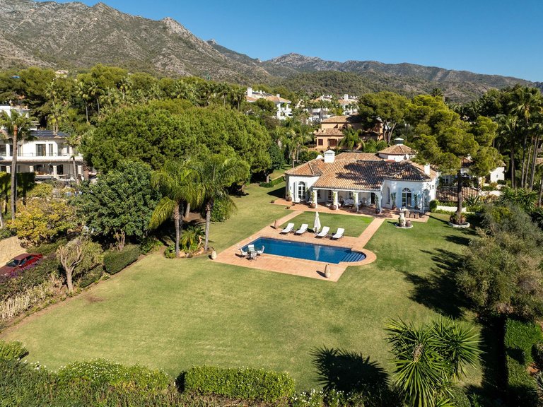 Villa for Sale in Marbella, Malaga 16