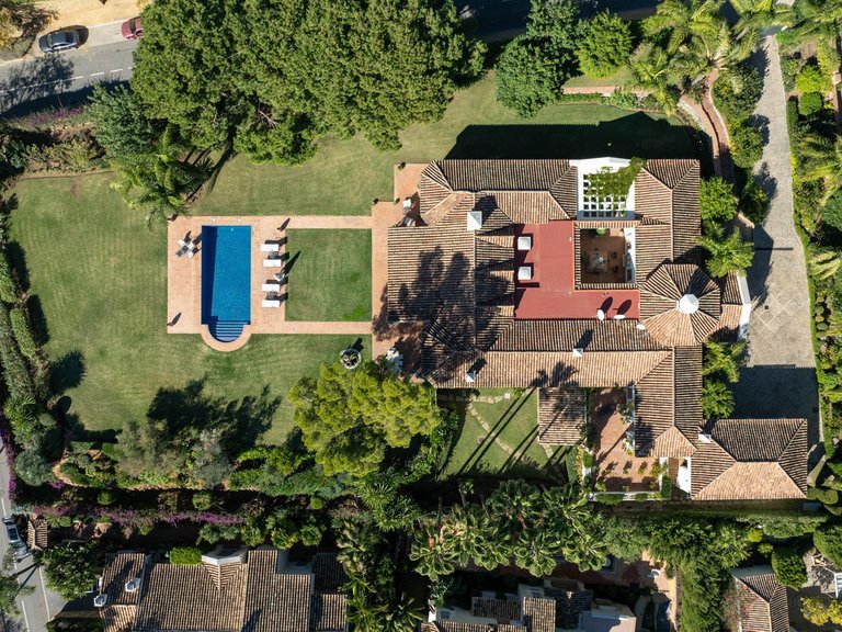 Villa for Sale in Marbella, Malaga 24