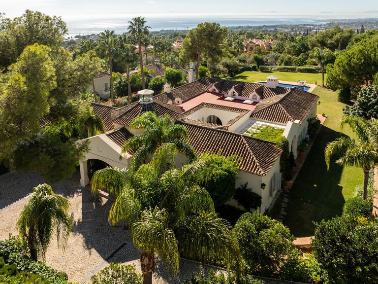 Villa for Sale in Marbella, Malaga 25