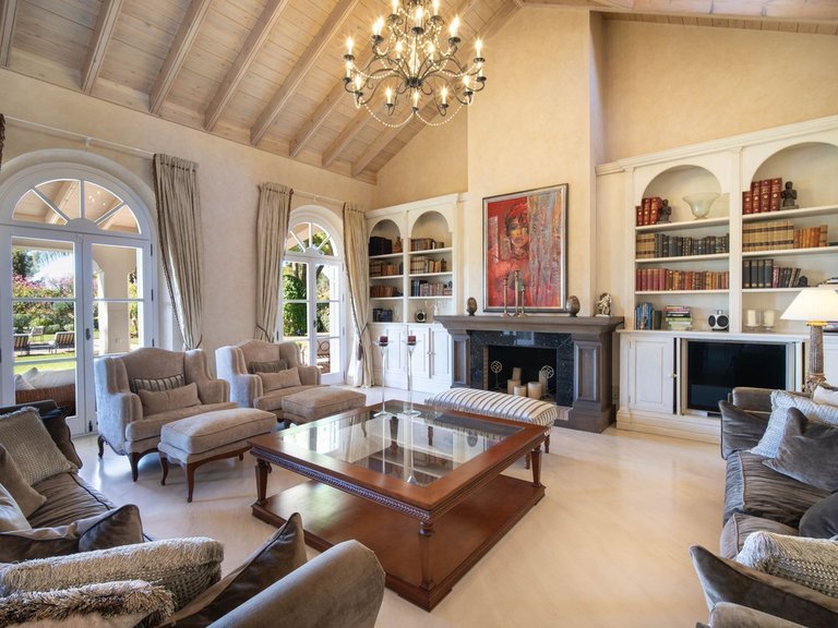 Villa for Sale in Marbella, Malaga 5