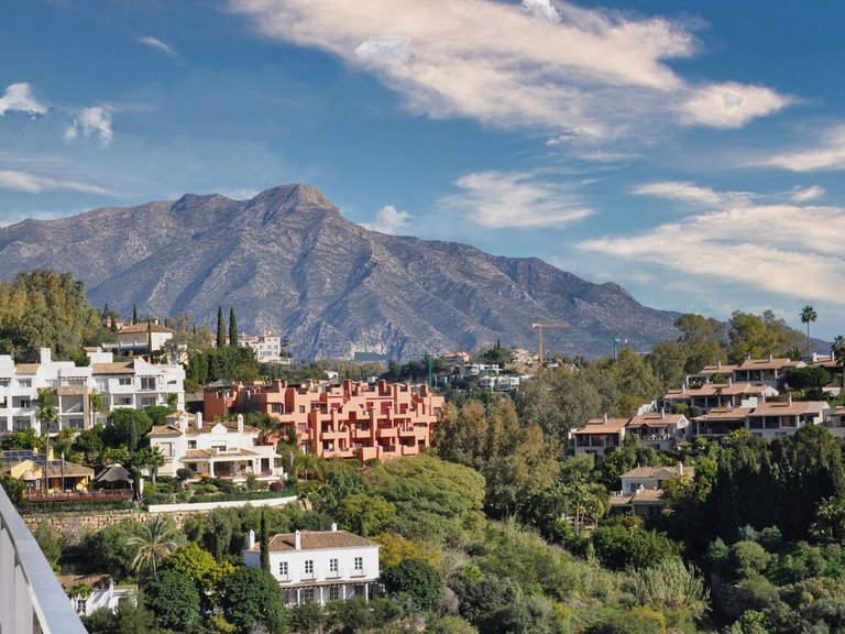 Apartment for Sale in Los Arqueros, Malaga 4