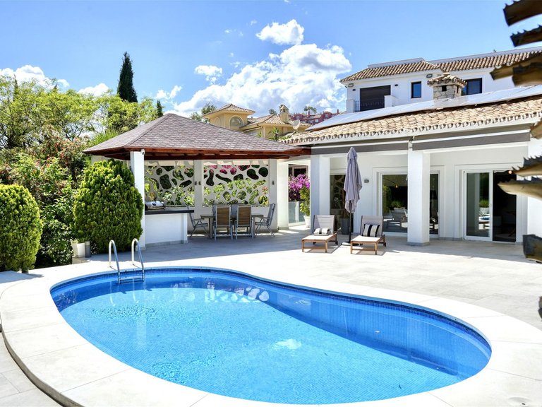 Villa for Sale in Benahavís, Malaga 1