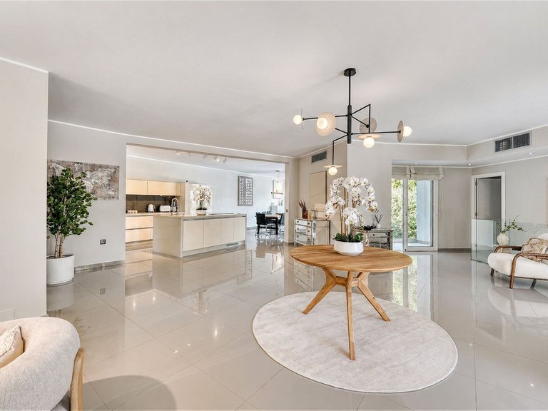 Villa for Sale in Benahavís, Malaga 10