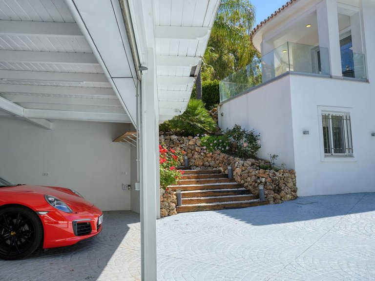 Villa for Sale in Benahavís, Malaga 14