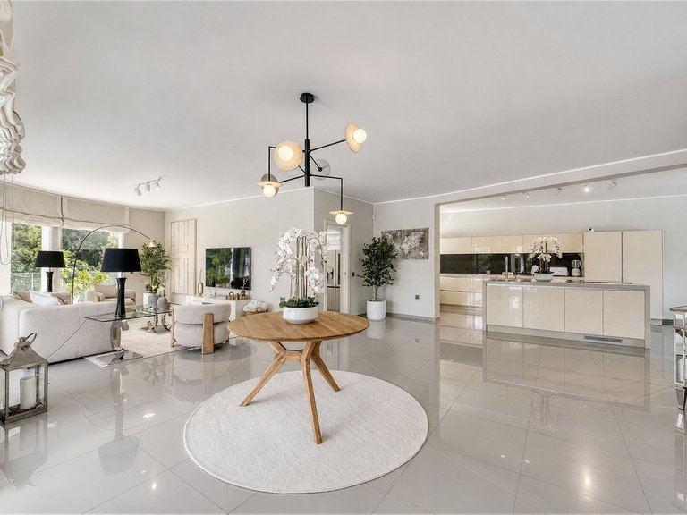 Villa for Sale in Benahavís, Malaga 16