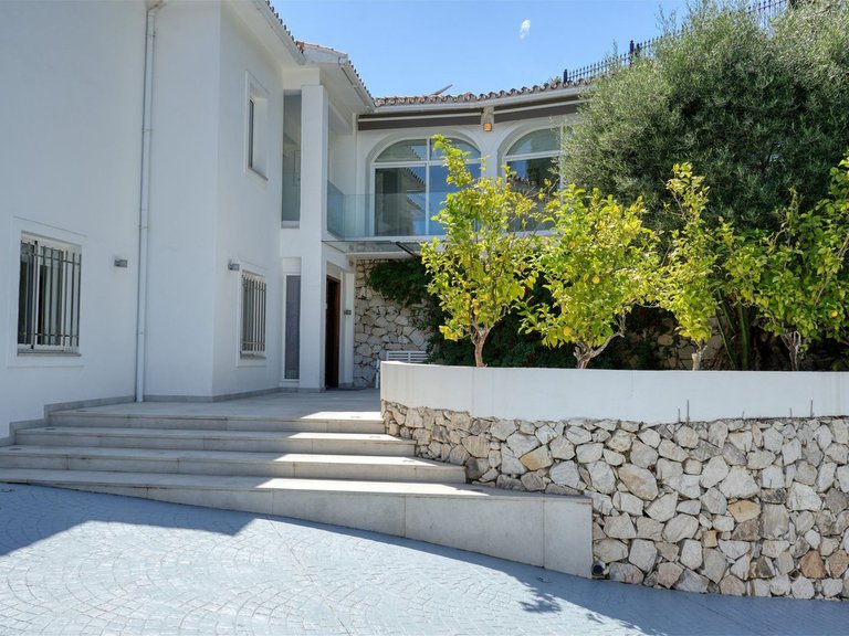 Villa for Sale in Benahavís, Malaga 17