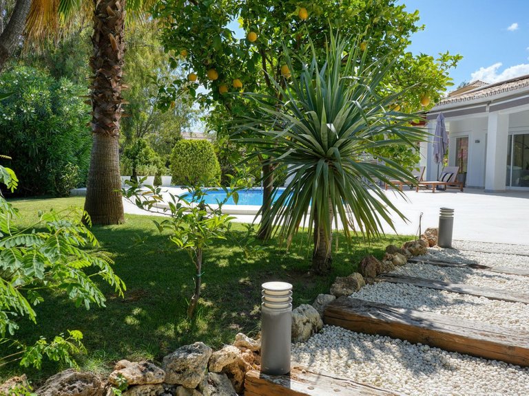 Villa for Sale in Benahavís, Malaga 39