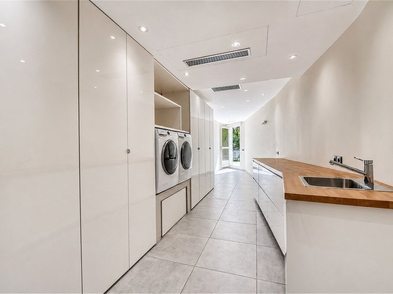 Villa for Sale in Benahavís, Malaga 40
