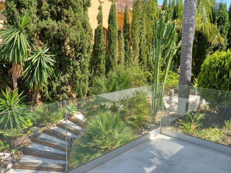 Villa for Sale in Benahavís, Malaga 43