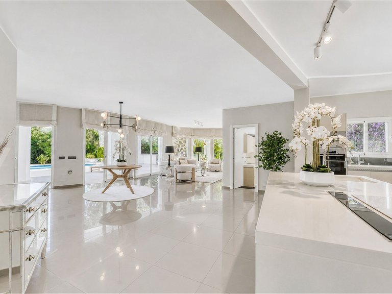 Villa for Sale in Benahavís, Malaga 9