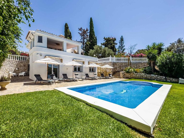 Villa for Sale in Benalmadena, Malaga 1