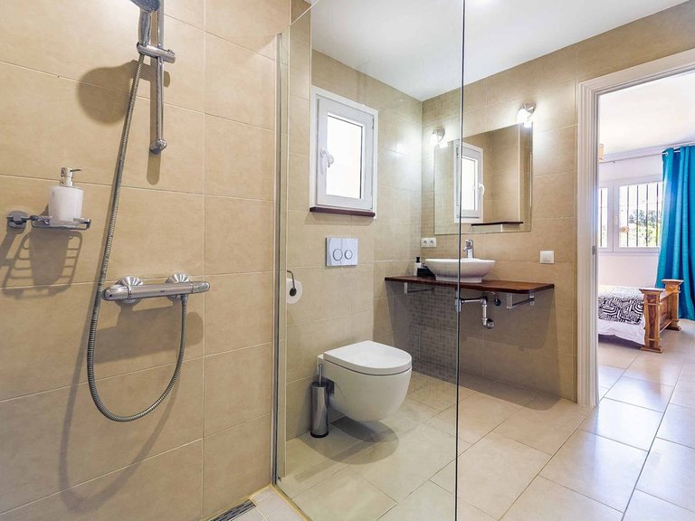 Villa for Sale in Benalmadena, Malaga 24