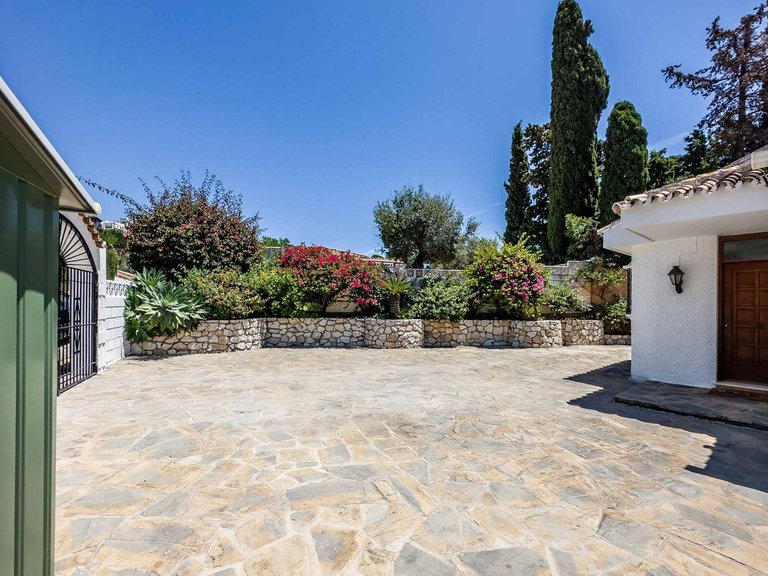Villa for Sale in Benalmadena, Malaga 40