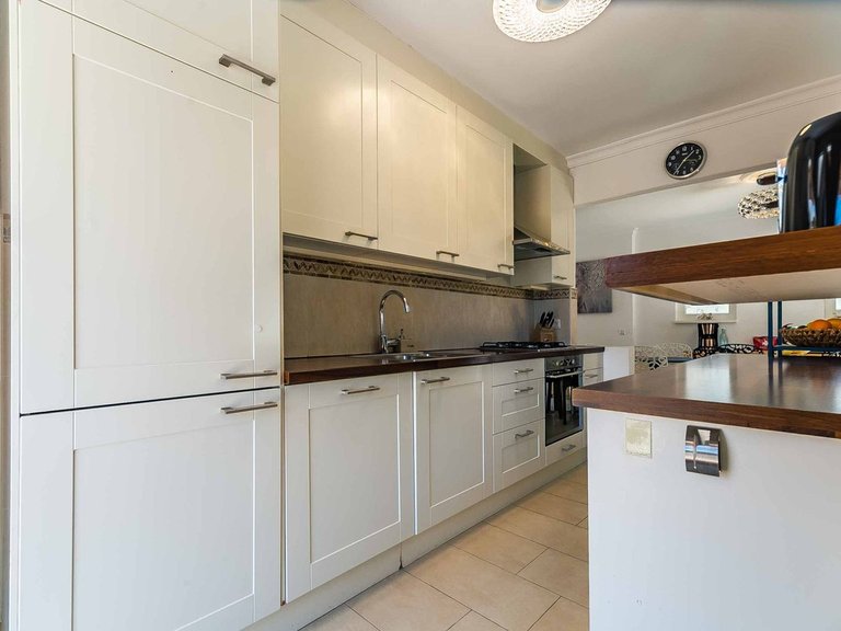 Villa for Sale in Benalmadena, Malaga 9